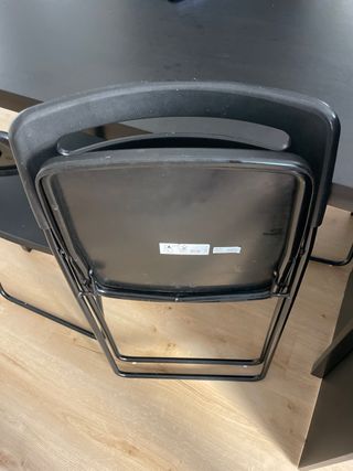 Mesa comedor IKEA SANDSBERG negra + 4 sillas plega