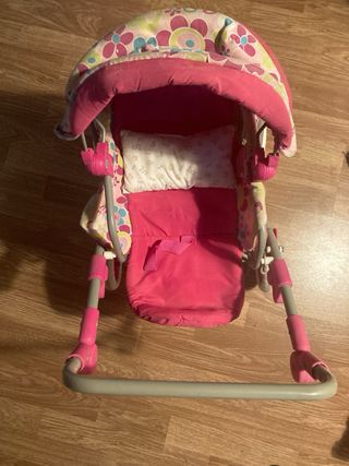 Carrito de bebé con muñecos