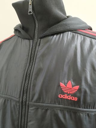 Chaqueta Adidas vintage talla M como nueva.