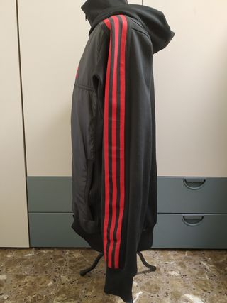 Chaqueta Adidas vintage talla M como nueva.