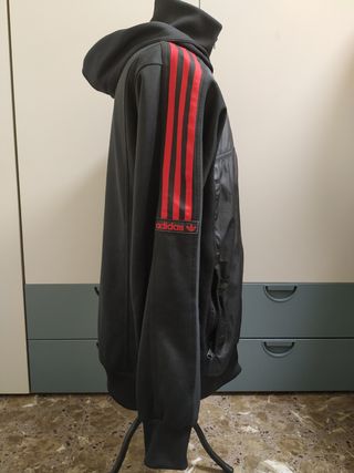 Chaqueta Adidas vintage talla M como nueva.