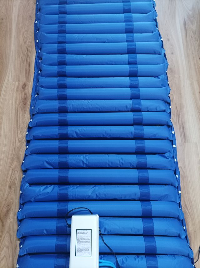 Colchón de aire antiescaras con bomba