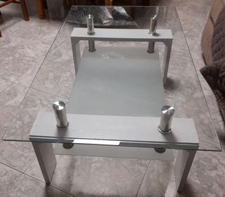 Mesa de centro de vidrio y madera
