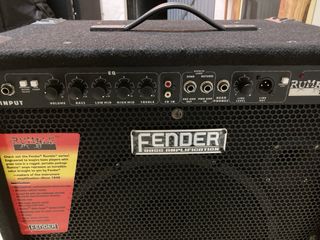 Amplificador Bajo Fender Rumble 100