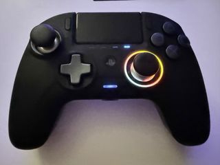 Mando Nacon Revolution Unlimited PS4 Inalámbrico