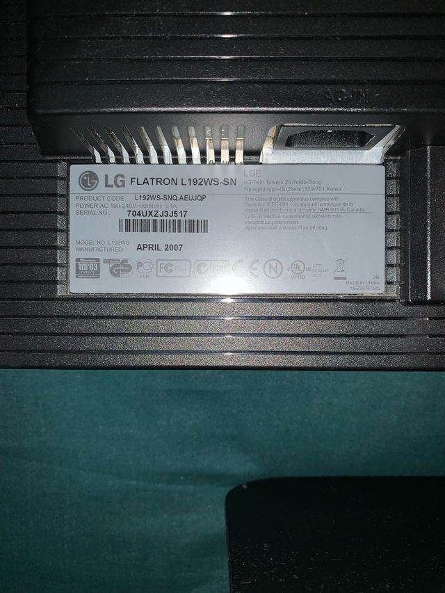 Monitor LG Flatron Plata