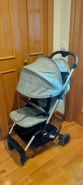 Silla de paseo ligera gris