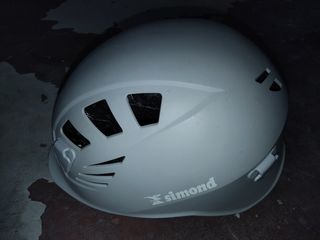 Pack Escalada: Casco, Arnes, Pies de gato y cabo.