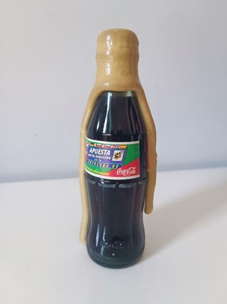 Bottiglia Coca-Cola Euro 96 con schiuma