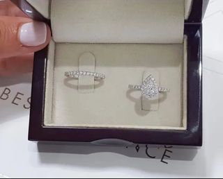Anillo de compromiso y alianza plata