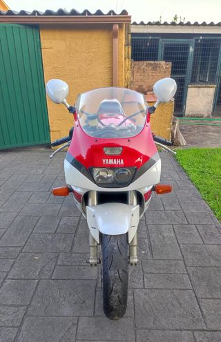 Yamaha FZR 1000 EXUP