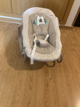Mecedora para bebé con diseño de oso