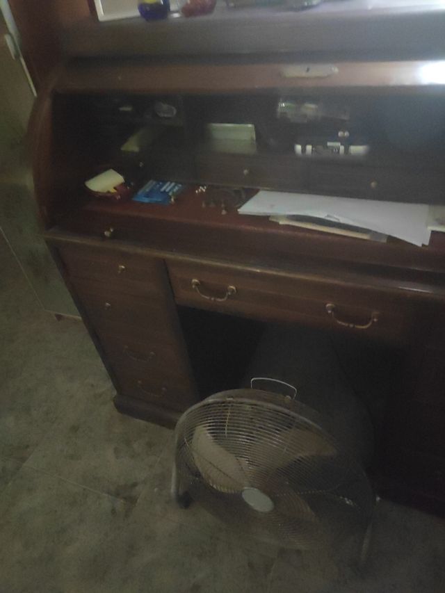 Mesa ou secretária de madeira preciosa