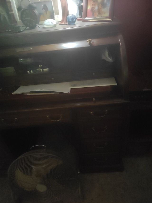 Mesa ou secretária de madeira preciosa