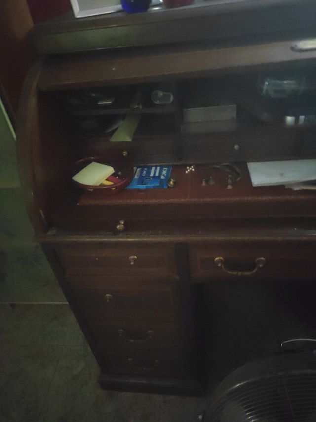 Mesa ou secretária de madeira preciosa