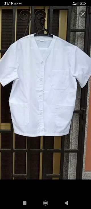 4 Casacas blanca talla M c/botones