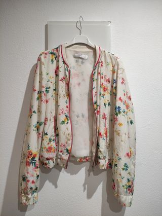 Bomber Zara estampado floral
