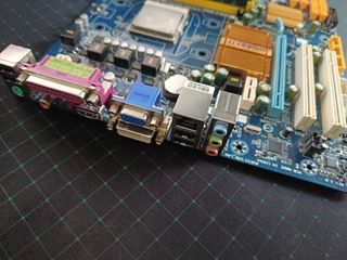 Placa base Gigabyte GA-MA74GM-S2H.