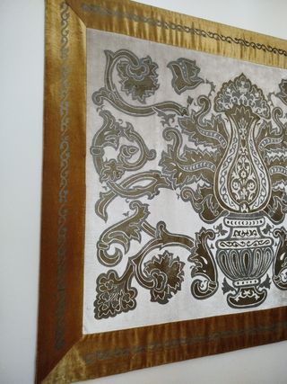 Arazzo con decorazioni oro stile francese