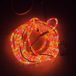 Luces LED flexibles multicolor.