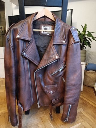 Cazadora Cuero AMI London Talla 44 (L)