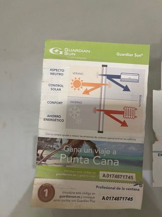 Puerta abatible nueva de dos hojas. Aluminio.