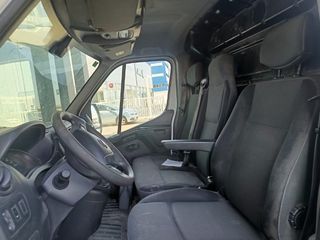 Nissan NV400 2019