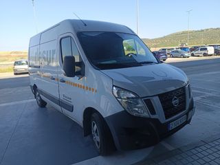 Nissan NV400 2019