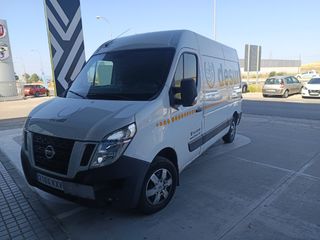 Nissan NV400 2019
