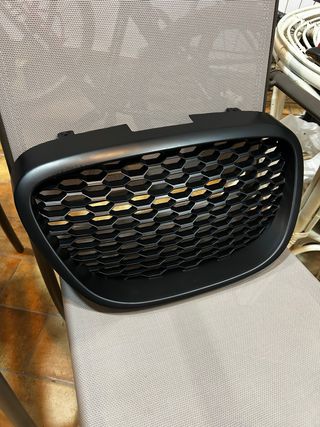 Rejilla panel de abeja negra para leon mk2