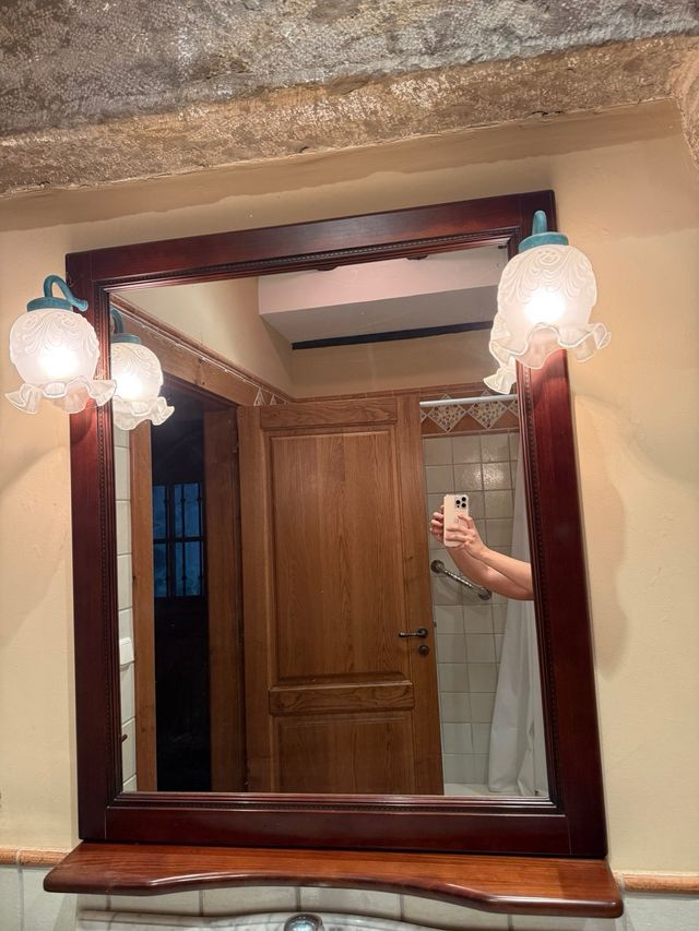 Mueble de baño madera y mármol