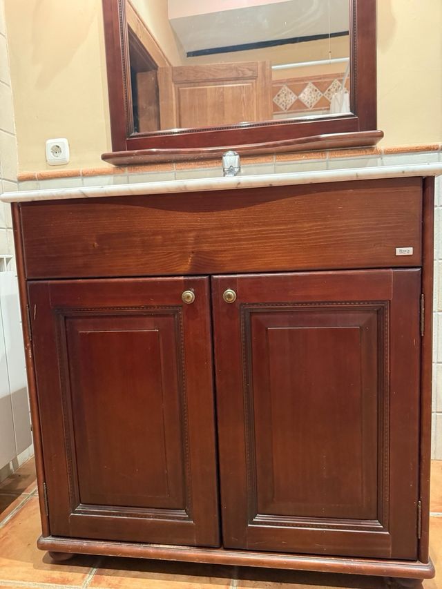 Mueble de baño madera y mármol