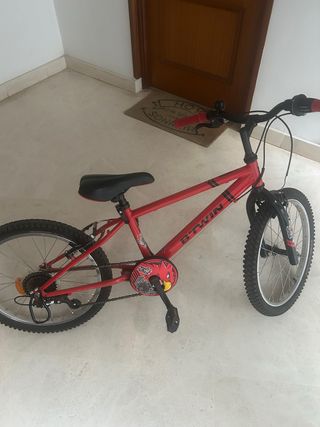 Bicicleta infantil roja B'TWIN