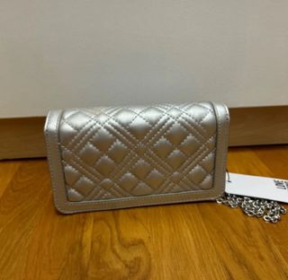 Bolso Moschino Plateado Acolchado