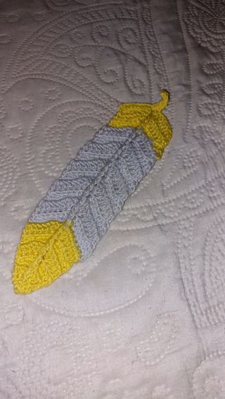 Marcador de páginas tejido a mano