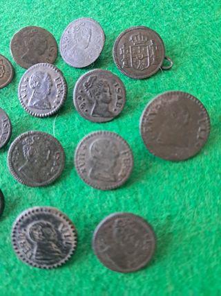 Lote botones Isabel II y Fernando VII