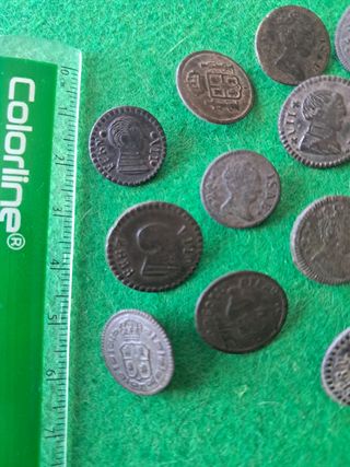 Lote botones Isabel II y Fernando VII