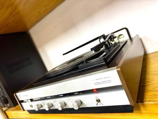 Amplificador Königer con Tocadiscos Vintage