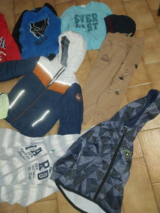 Lotto abbigliamento bambino 3-4-5 anni