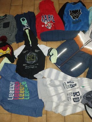 Lotto abbigliamento bambino 3-4-5 anni