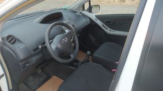 Toyota Yaris 1.0 vvt-i life 2010