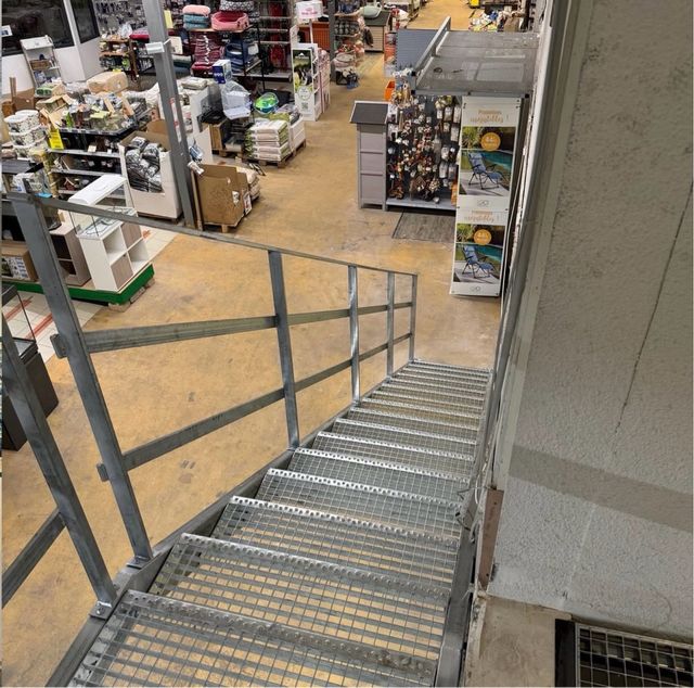 Escaleras galvanizadas