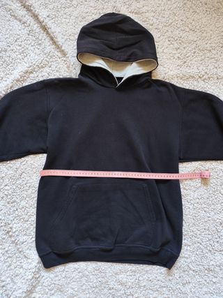 Sudadera Negra con Capucha
