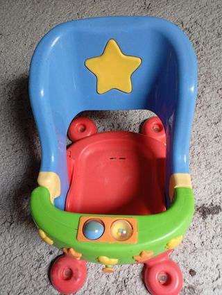 Asiento para bebe y/o para la bañera con actividad