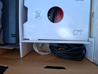 Xbox 360 250GB + Kinect + 2 mandos + juegos