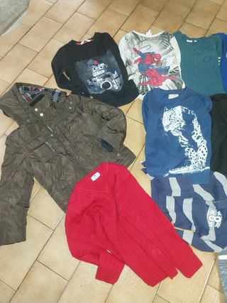 Lotto abbigliamento bambino 7-10 anni