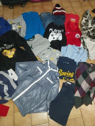 Lotto abbigliamento bambino 7-10 anni