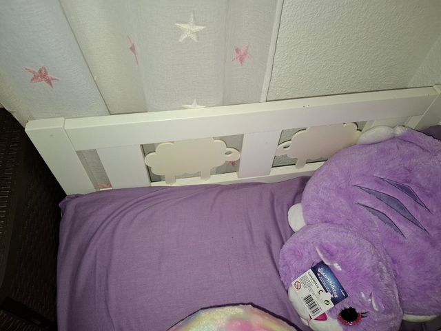 Cama infantil con barreras + colchón