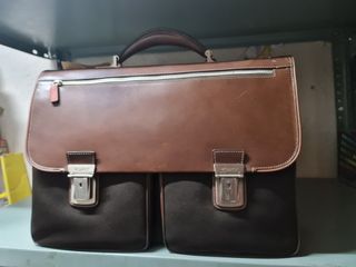 Maletín de piel marrón y negro