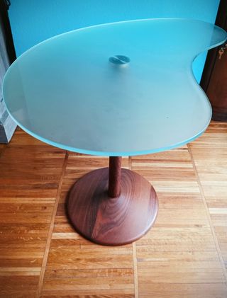 Tavolo in vetro e legno